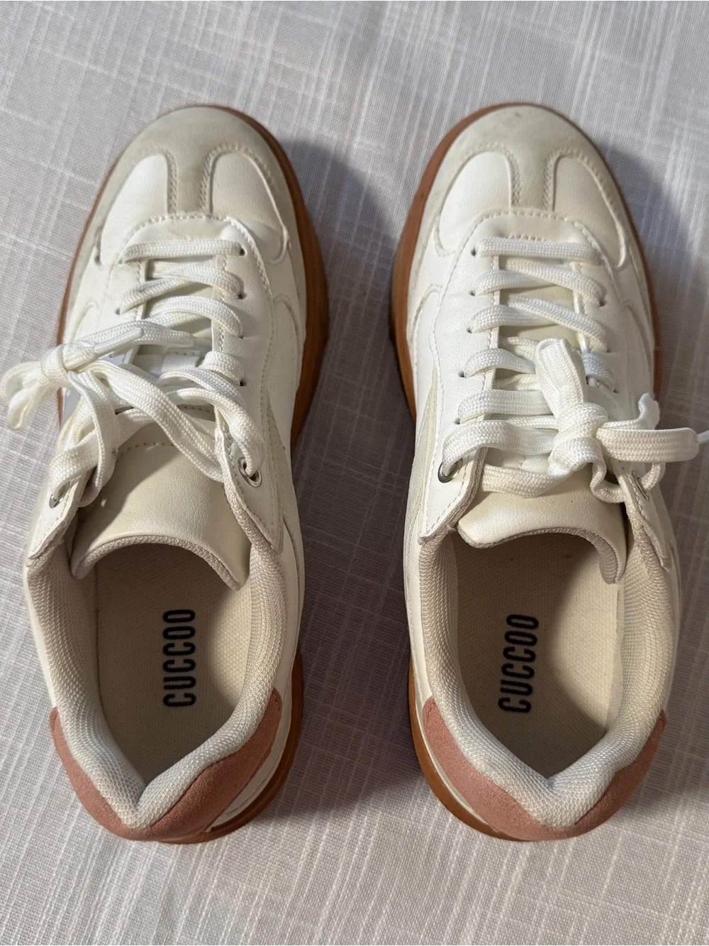 CUCCOO White Low Top Lace Up Sneakers Tan Platform Sole Pink Heel Cushioned